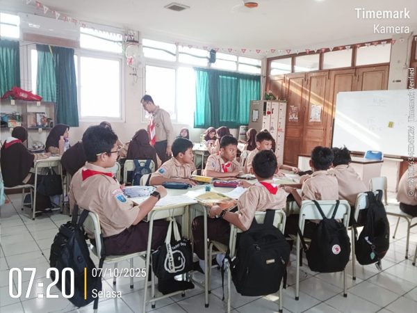 LIVOS Talk: Kegiatan Jurnal Literasi di SMPIT Tunas Harapan Ilahi