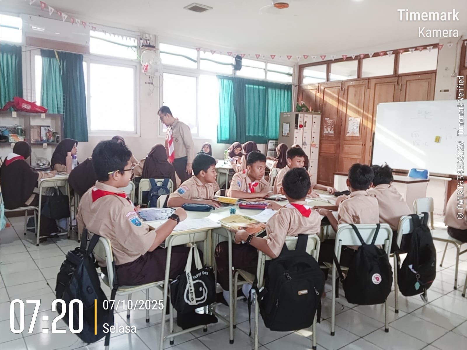 LIVOS Talk SMPIT THI 2025