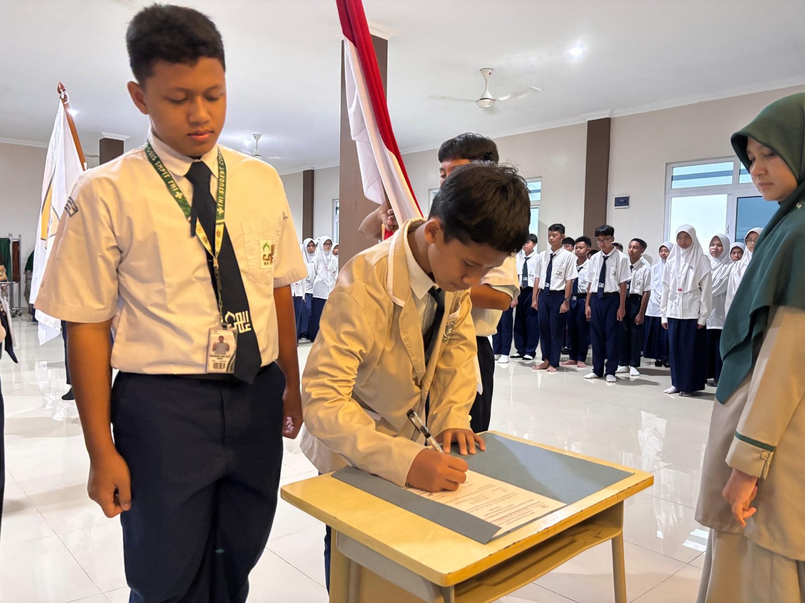 Kepemimpinan Baru OSIS SMPIT THI